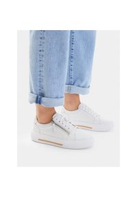 Sneakersy Clarks. Kolor: biały #1