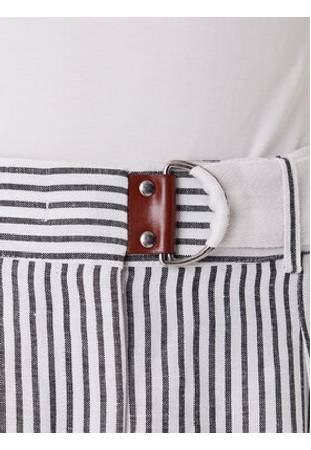 Tatuum Bermudy Kosoko 1 T2510.161 Granatowy Relaxed Fit. Kolor: niebieski. Materiał: wiskoza