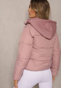 Renee - Różowa Kurtka Pikowana Wykończona Kapturem Aviatoria. Okazja: na co dzień, do pracy. Kolor: różowy. Materiał: jeans. Styl: elegancki, casual #4