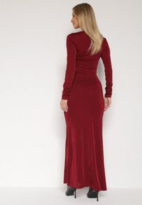 Born2be - Bordowa Sukienka Koktajlowa z Biżuteryjną Aplikacją i Długim Rękawem Idivianne. Kolor: czerwony. Długość rękawa: długi rękaw. Wzór: aplikacja. Typ sukienki: dopasowane. Styl: wizytowy #4
