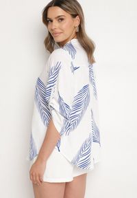 Born2be - Biało-Niebieska Koszula z Bawełną we Wzór Liści Lumavaie. Okazja: na co dzień. Kolor: niebieski. Materiał: bawełna. Styl: elegancki, casual