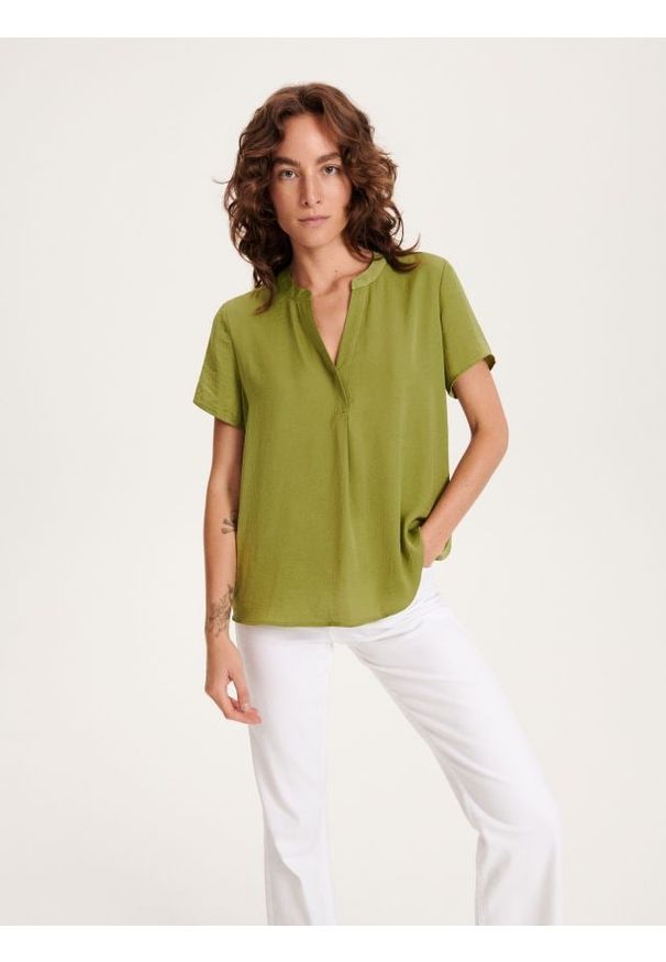 Reserved - Gładka bluzka - zielony. Kolor: zielony. Materiał: tkanina. Wzór: gładki