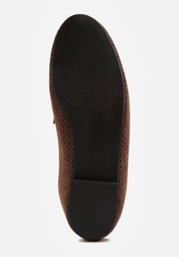 Born2be - Brązowe Mokasyny z Imitacji Zamszu z Ozdobną Perforacją i Frędzlami Yenone. Okazja: na co dzień, na spotkanie biznesowe, do pracy. Kolor: brązowy. Materiał: zamsz. Styl: casual, biznesowy, klasyczny #2