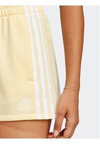 Adidas - adidas Szorty sportowe 3-Stripes Shorts IB7425 Żółty Regular Fit. Kolor: żółty. Materiał: syntetyk