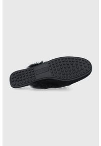 Lauren Ralph Lauren Kapcie zamszowe kolor czarny. Nosek buta: okrągły. Kolor: czarny. Materiał: zamsz. Wzór: gładki #5