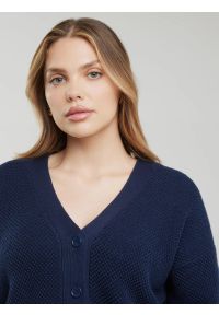 Big-Star - Sweter kardigan damski o strukturalnym splocie granatowy Sabira 403. Kolor: niebieski. Materiał: jeans. Długość: krótkie. Wzór: ze splotem. Styl: elegancki #3