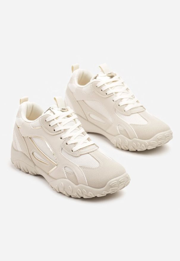 Born2be - Beżowe Sneakersy z Ozdobnym Tłoczeniem Pilliana. Okazja: na co dzień. Nosek buta: okrągły. Kolor: beżowy. Materiał: jeans. Wzór: aplikacja. Obcas: na platformie