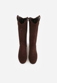 Renee - Brązowe Ażurowe Botki z Geometryczną Ozdobą Naeraste. Okazja: na co dzień. Kolor: brązowy. Materiał: jeans. Wzór: geometria, ażurowy, aplikacja. Styl: casual #7