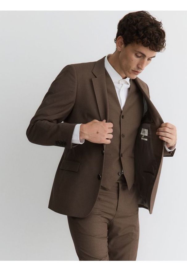 Reserved - Marynarka slim fit z wełną - brązowy. Kolor: brązowy. Materiał: wełna