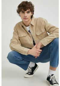 Levi's® - Levi's koszula sztruksowa męska kolor beżowy relaxed z kołnierzykiem klasycznym. Okazja: na spotkanie biznesowe. Typ kołnierza: kołnierzyk klasyczny. Kolor: beżowy. Materiał: sztruks. Wzór: gładki. Styl: klasyczny #2