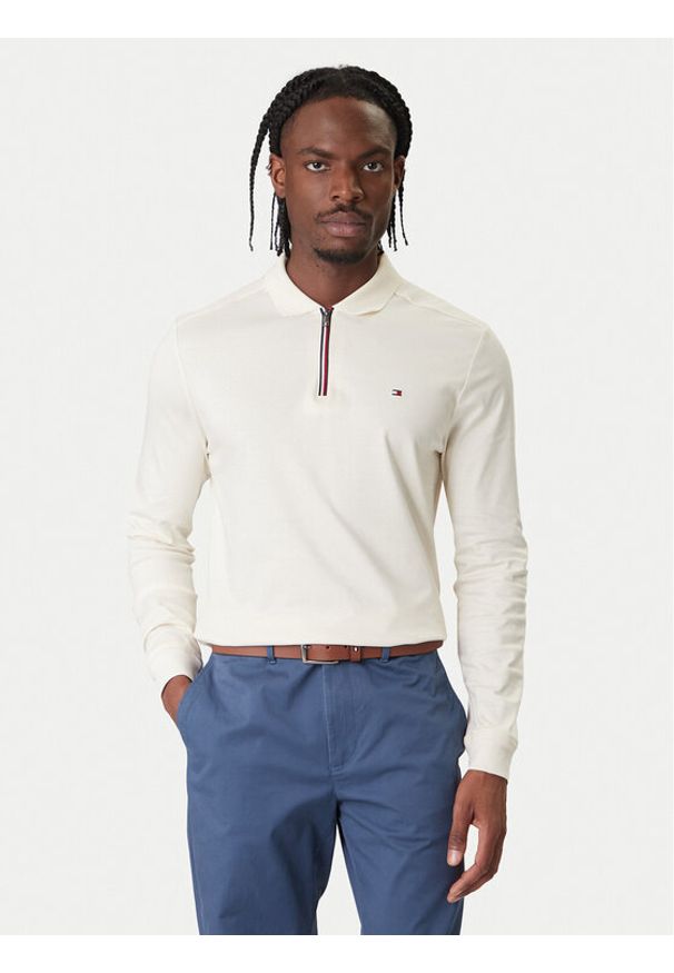TOMMY HILFIGER - Tommy Hilfiger Polo MW0MW42808 Écru Regular Fit. Typ kołnierza: polo. Kolor: kremowy. Materiał: bawełna