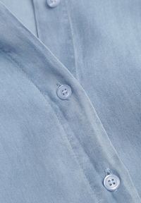 Born2be - Jasnoniebieska Nietoperzowa Koszula Oversize z Wiskozą z Rękawami 3/4 Mathei. Okazja: na co dzień. Kolor: niebieski. Materiał: wiskoza. Styl: elegancki, casual #3