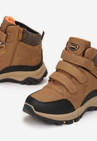 Born2be - Brązowe Traperki na Rzepy Isset. Wysokość cholewki: za kostkę. Zapięcie: rzepy. Kolor: brązowy. Materiał: materiał. Szerokość cholewki: normalna. Wzór: aplikacja #3