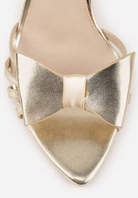 Renee - Złote Sandały na Szpilce VICES Ozdobione z Przodu Kokardką Sparkle. Zapięcie: sprzączka. Kolor: złoty. Materiał: satyna, tiul. Wzór: aplikacja. Obcas: na szpilce #9