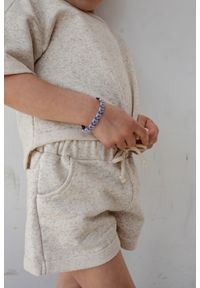 Marsala - MINI spodenki z dzianiny dresowej w kolorze BEIGE z dodatkiem konopii - BUNCHES KONOPIA-116-122 (6-7). Kolor: beżowy. Materiał: dresówka, dzianina. Wzór: haft, gładki #1
