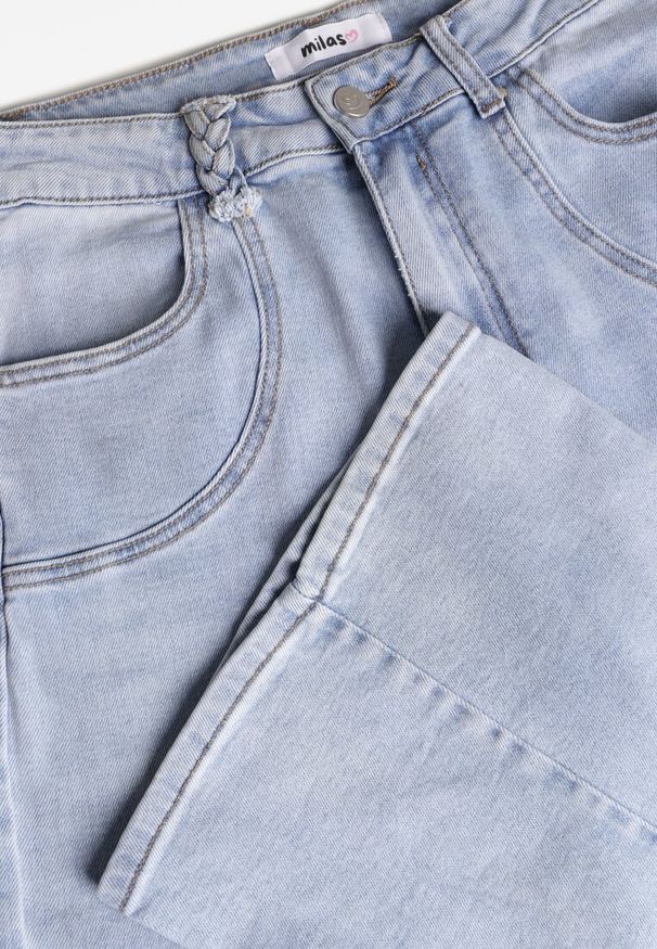 Renee - Niebieskie Jeansy High Waist o Szerokim Kroju z Przeszyciami i Imitacją Kieszeni Saliana. Stan: podwyższony. Kolor: niebieski