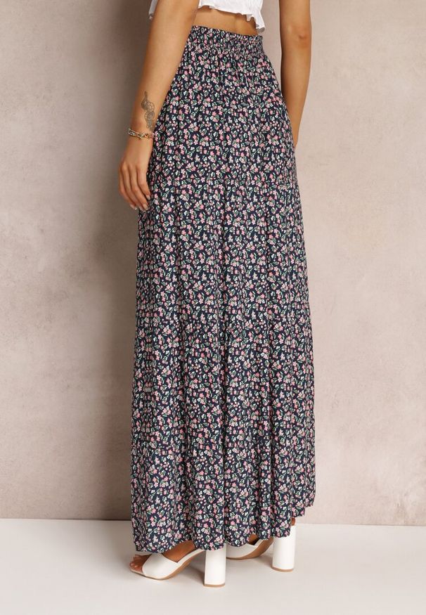Renee - Granatowa Spódnica Maxi Bawełniana w Kwiatowy Wzór Rayegan. Kolor: niebieski. Materiał: bawełna. Wzór: kwiaty. Sezon: lato