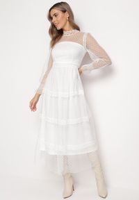 Born2be - Biała Rozkloszowana Sukienka Maxi z Koronką Jorissa. Kolor: biały. Materiał: koronka. Wzór: koronka. Długość: maxi #1
