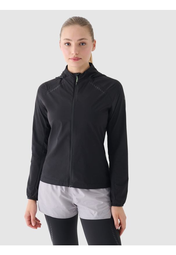 4f - 4F Kurtka do biegania Ultralight damska - czarna XS. Typ kołnierza: kołnierzyk stójkowy, kaptur. Kolor: czarny. Materiał: tkanina, materiał, włókno, dzianina. Długość: krótkie. Sport: bieganie, fitness