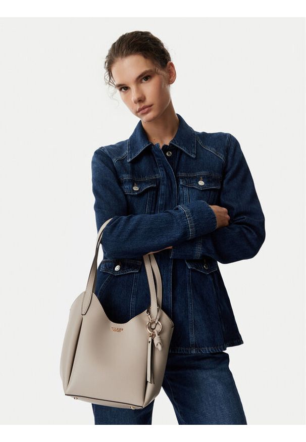Guess Torebka HWBG97 35030 Beżowy jasny. Kolor: beżowy. Materiał: skórzane