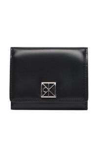Calvin Klein Mały Portfel Damski Emblem Hw Medium Trifold LV04F1082G Czarny. Kolor: czarny. Materiał: skóra
