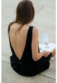 MUUV. sukienka bawełniana #SKATEGIRL kolor czarny mini oversize. Kolor: czarny. Materiał: bawełna. Długość rękawa: na ramiączkach. Typ sukienki: oversize. Długość: mini #5