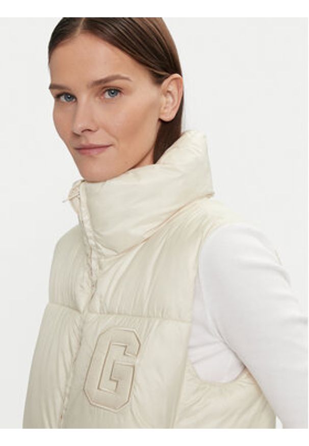 GAP - Gap Bezrękawnik 500882-01 Écru Regular Fit. Materiał: syntetyk. Długość rękawa: bez rękawów