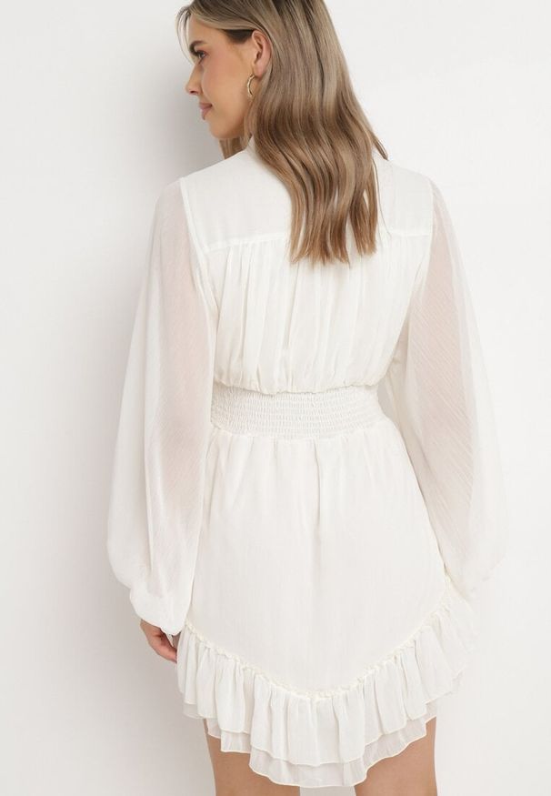 Born2be - Beżowa Rozkloszowana Sukienka z Falbanką Harlin. Kolor: beżowy. Długość: mini