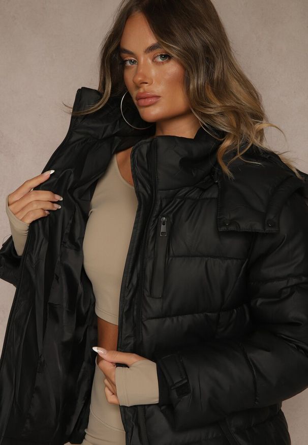 Renee - Czarna Kurtka Zimowa Y2K z Pikowaniem i Paskiem ze Sprzączką Cerrive. Kolor: czarny. Materiał: jeans. Sezon: zima