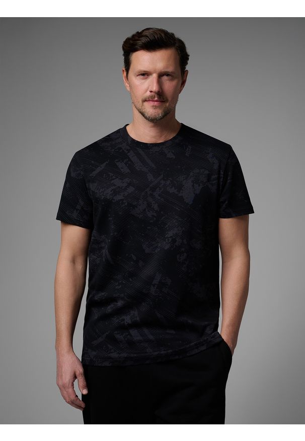 4f - 4F T-shirt regular z nadrukiem męski 4F x Robert Lewandowski - czarny S. Okazja: na co dzień. Kolor: czarny. Materiał: bawełna, materiał. Wzór: nadruk. Styl: casual, sportowy