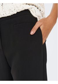 only - ONLY Spodnie materiałowe Lana 15267759 Czarny Straight Fit. Kolor: czarny. Materiał: syntetyk, materiał