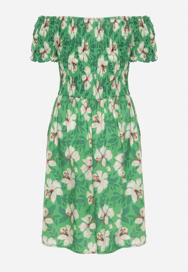 Born2be - Zielona Sukienka Typu Hiszpanka w Kwiaty z Rozkloszowanym Dołem i Gumką w Pasie Ellimesa. Typ kołnierza: dekolt hiszpanka. Kolor: zielony. Materiał: tkanina, bawełna, wiskoza. Długość rękawa: krótki rękaw. Wzór: kwiaty. Sezon: lato