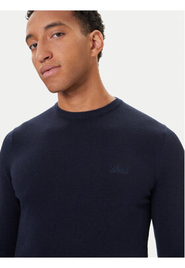 Guess Sweter M5YR26 Z0122 Granatowy Slim Fit. Kolor: niebieski. Materiał: syntetyk