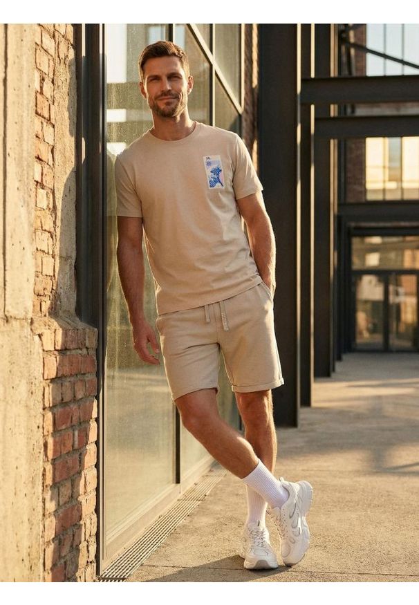 Sinsay - Szorty slim basic - beżowy. Kolor: beżowy