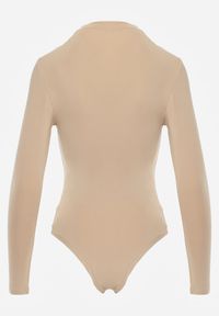 Renee - Ciemnobeżowe Body z Ozdobnym Marszczeniem Farbina. Kolor: beżowy. Długość rękawa: długi rękaw. Długość: długie. Wzór: aplikacja. Styl: klasyczny #5