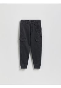 Reserved - Spodnie joggery z łańcuchem - ciemnoszary. Kolor: szary. Materiał: tkanina, bawełna #1