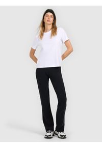 4f - 4F T-shirt regular gładki damski - biały M. Okazja: na co dzień. Kolor: biały. Materiał: materiał. Długość rękawa: krótki rękaw. Długość: krótkie. Wzór: gładki. Styl: casual, klasyczny #2