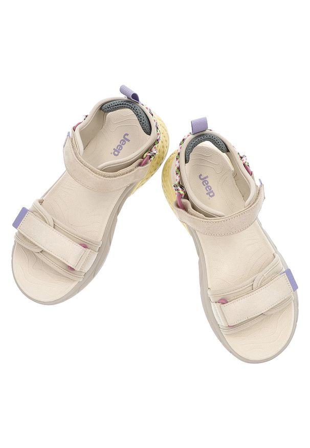 Beżowe Sandały Jeep Płaskie Obuwie Damskie. Okazja: na co dzień. Zapięcie: rzepy. Kolor: beżowy. Materiał: materiał, syntetyk. Wzór: paski, aplikacja. Styl: casual, wakacyjny, elegancki, sportowy