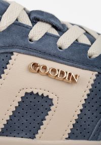 Born2be - Granatowe Skórzane Sneakersy na Grubej Podeszwie Zdobione Drobną Perforacją Serinatea. Okazja: na co dzień. Kolor: niebieski. Materiał: skóra. Wzór: aplikacja #4