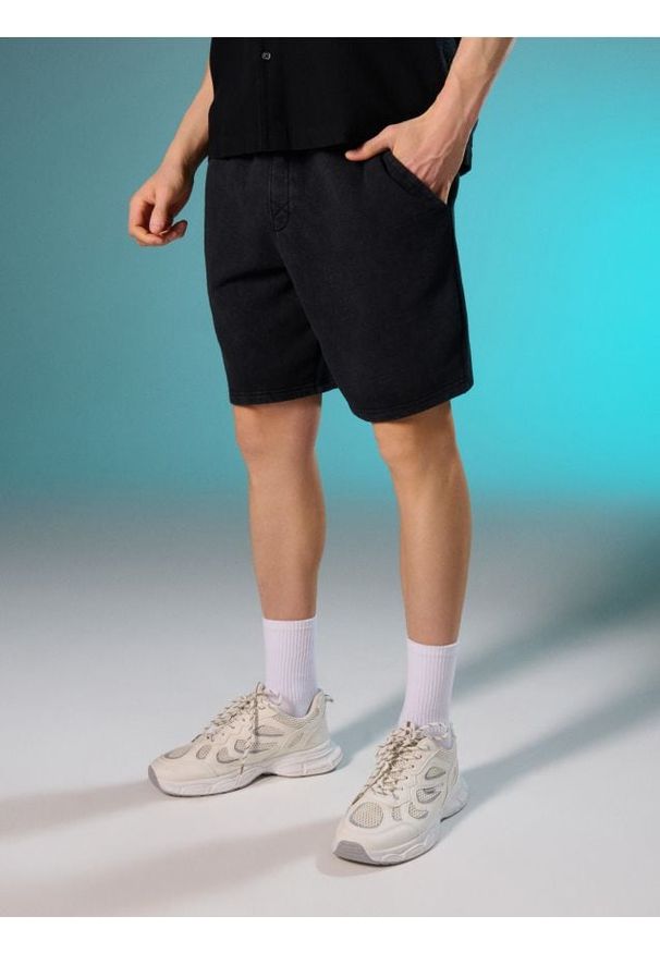 Sinsay - Bawełniane szorty - czarny. Kolor: czarny. Materiał: bawełna