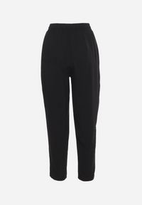 Born2be - Czarne Spodnie Luźne z Kieszeniami i Gumką w Talii oraz Sznurkiem Enivia. Okazja: na co dzień. Kolor: czarny. Styl: elegancki, casual #6