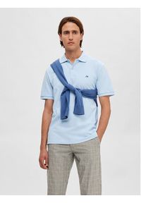 Selected Homme Polo 16087839 Błękitny Regular Fit. Typ kołnierza: polo. Kolor: niebieski. Materiał: bawełna