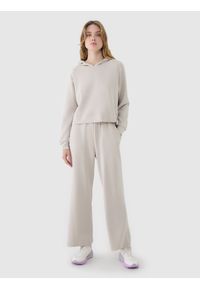 4f - 4F Spodnie dresowe z modalem z szerokimi nogawkami damskie - beżowe S. Kolor: beżowy. Materiał: dresówka. Wzór: gładki, ze splotem. Sport: fitness #1