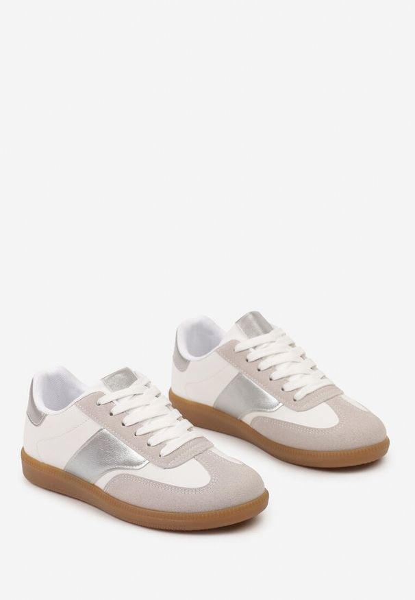 Renee - Biało-Srebrne Sneakersy Tenisówki z Klasycznym Sznurowaniem Norio. Kolor: biały. Materiał: jeans