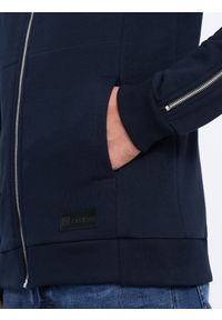 Ombre Clothing - Bluza męska bomberka z ozdobnymi zamkami na rękawach AMSTERDAM - granatowa B1367 - XXL. Kolor: niebieski. Materiał: dzianina, poliester, skóra, bawełna. Wzór: napisy, aplikacja #6