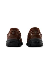 Buty męskie New Balance U1906LNS – brązowe. Kolor: brązowy. Materiał: zamsz. Szerokość cholewki: normalna. Sport: turystyka piesza #6
