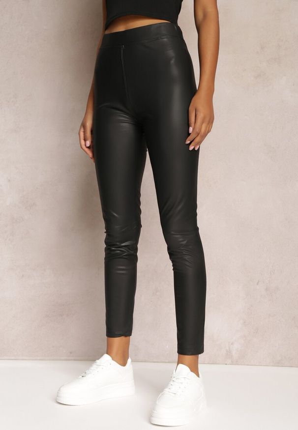 Renee - Czarne Legginsy z Imitacji Skóry i Gumką w Pasie Fierale. Stan: podwyższony. Kolor: czarny. Materiał: skóra