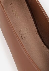 Renee - Brązowe Balerinki Vices z Wkładką ze Skóry Naturalnej w Klasycznym Stylu Nalivee. Okazja: na co dzień. Kolor: brązowy. Materiał: skóra. Styl: klasyczny #8