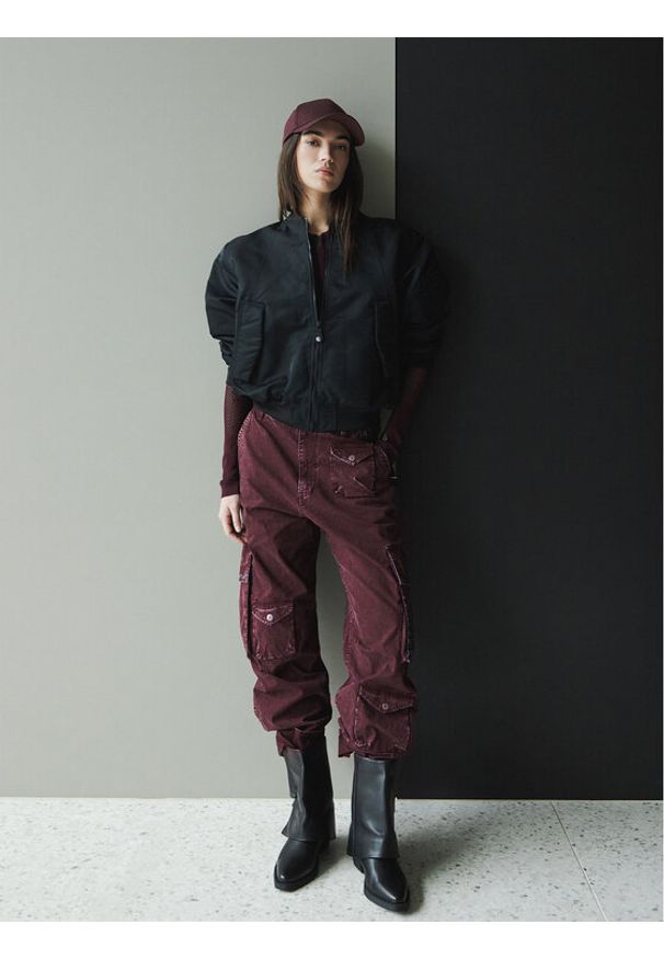 G-Star RAW - G-Star Raw Spodnie materiałowe Cargo 3D D27025-D388 Fioletowy Boyfriend Fit. Kolor: fioletowy. Materiał: bawełna