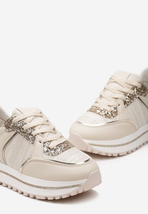 Renee - Beżowe Sneakersy na Platformie ze Wstawkami z Brokatu Ovilia. Okazja: na co dzień. Kolor: beżowy. Obcas: na platformie